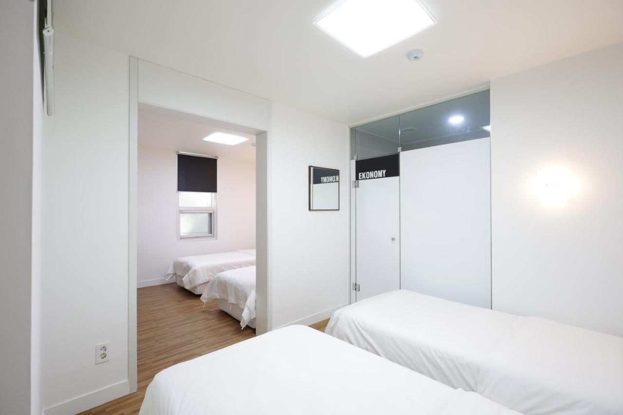 Ekonomy Haeundae Hostel Busan Eksteriør billede