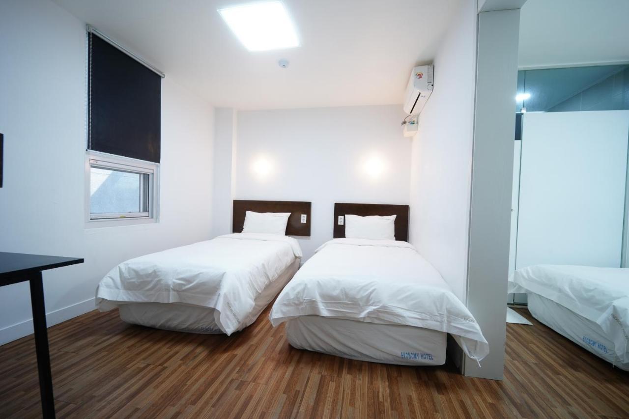 Ekonomy Haeundae Hostel Busan Eksteriør billede